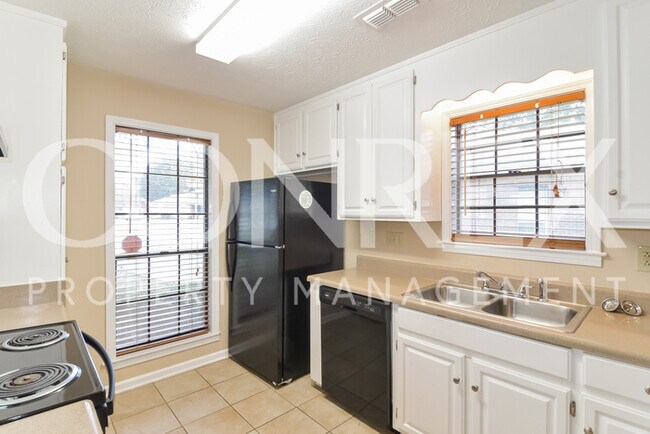 Building Photo - 414 Woodhaven Court