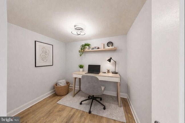 Foto del edificio - 4600 Duke St