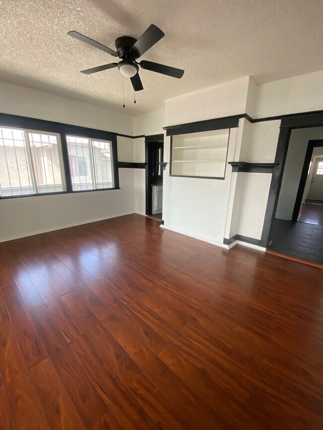 Foto del edificio - 620 W 9th St