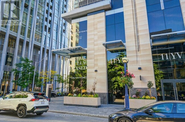 Photo du bâtiment - 11-3611 Yorkville Ave