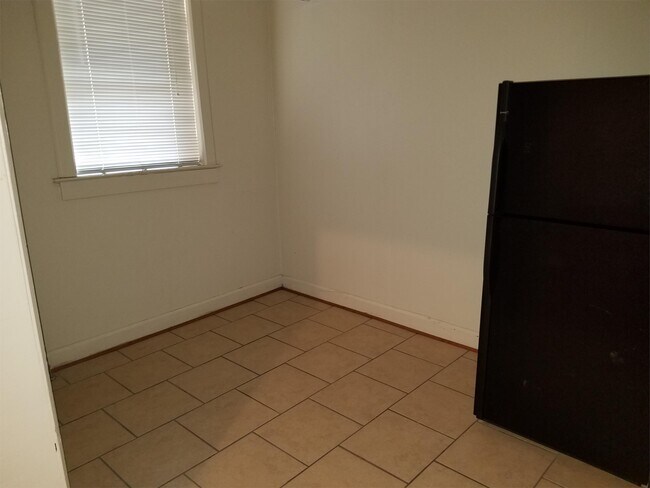 Foto del edificio - 215 E 18th St