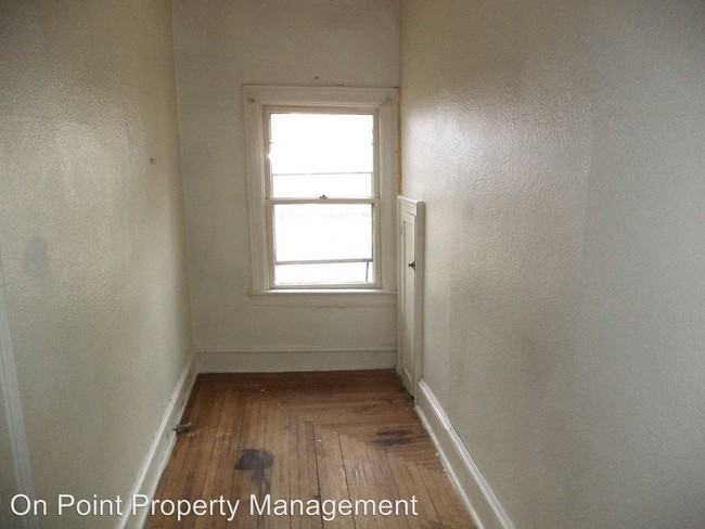 Building Photo - 3 br, 1 bath Apartment - 16 Maple Ave