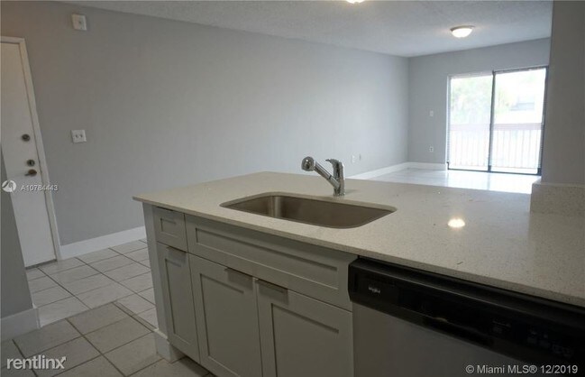 Foto del edificio - 8873 Fontainebleau Blvd