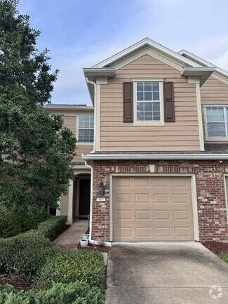 Building Photo - 6881 Roundleaf Dr
