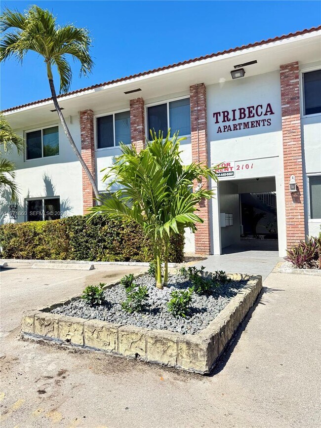 Building Photo - 2101 NE 51st St