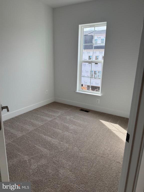 Foto del edificio - 4033 Odessa Shannon Wy