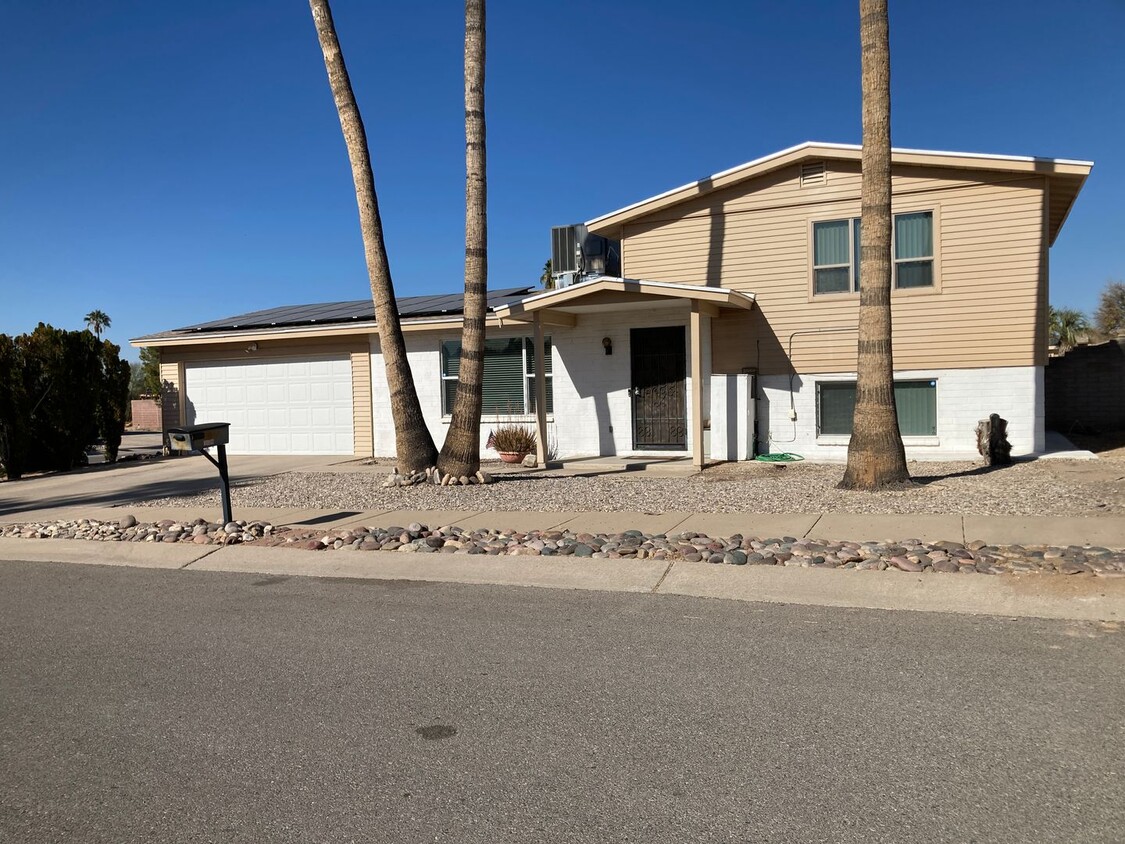 Primary Photo - Northwest POOL Home with SOLAR