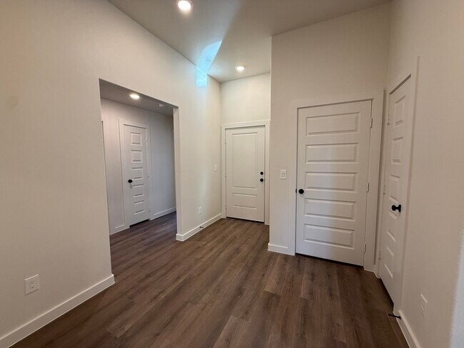 Building Photo - 3011 138th Pl