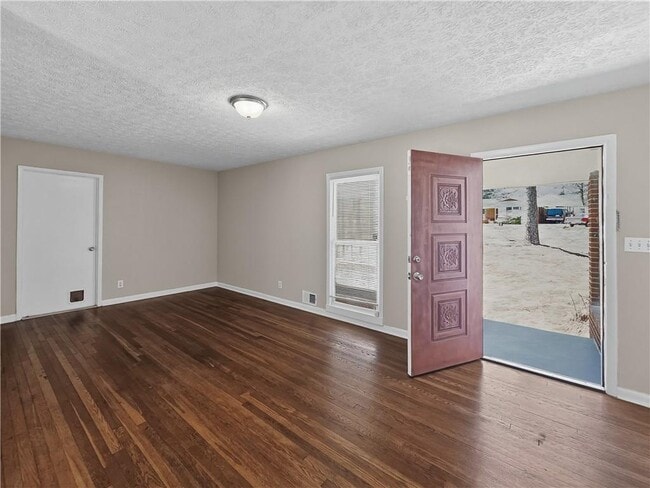 Building Photo - 228 Stoneybrook Dr