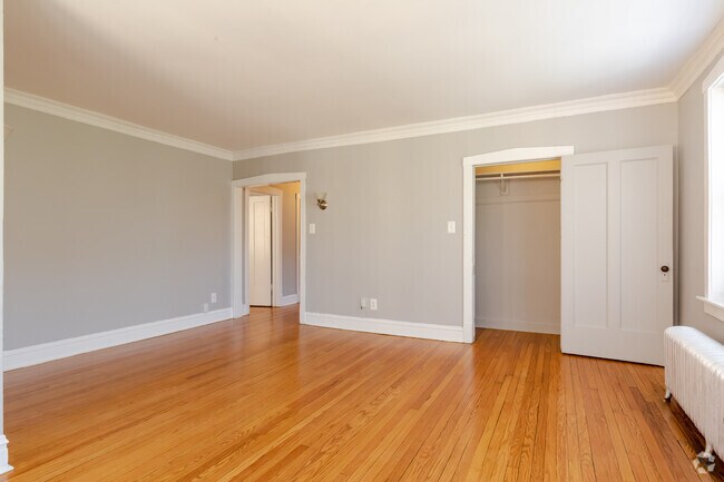 2 HAB, 2 BA - 870 ft² - 238-250 Washington Blvd. and 347-357 S. Harvey Ave