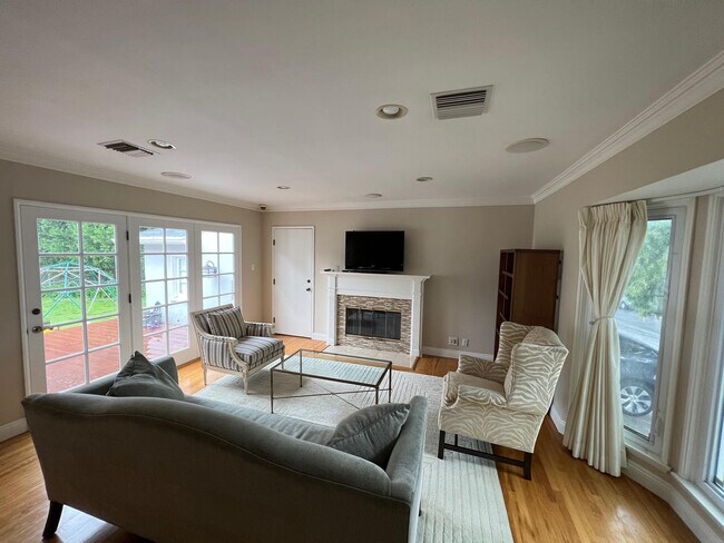 Living Room - 10326 Orton Ave