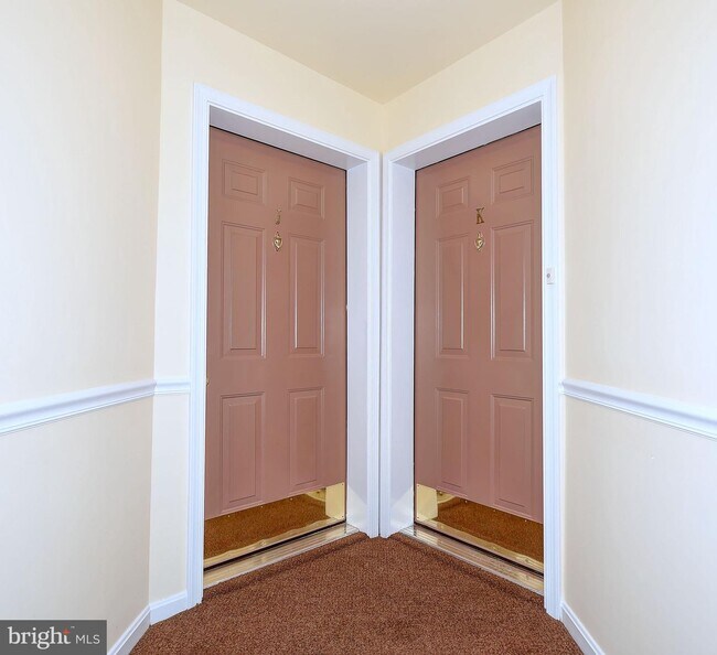 Building Photo - 1301K Sheridan Pl