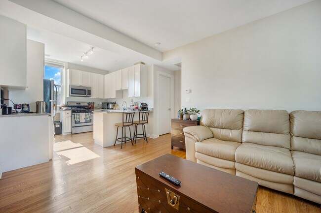 Foto del edificio - 3608 N Oakley Ave