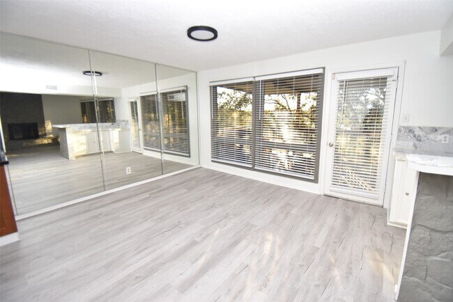 Foto del edificio - 82 Harbor Ln