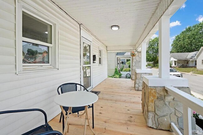 Foto del edificio - 515 W Jackson St