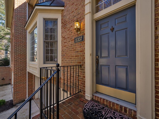 Building Photo - Spacious Garage Townhome at Fallstone Comm...