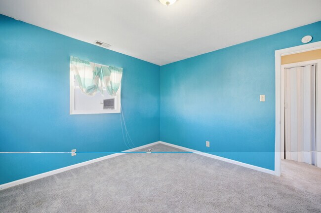 Foto del edificio - 9522 6th Bay St