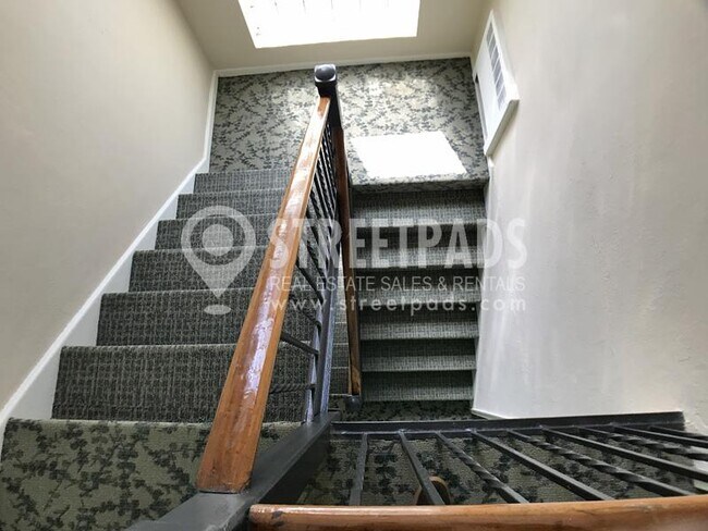Foto del edificio - 2 bedroom in Brookline MA 02446