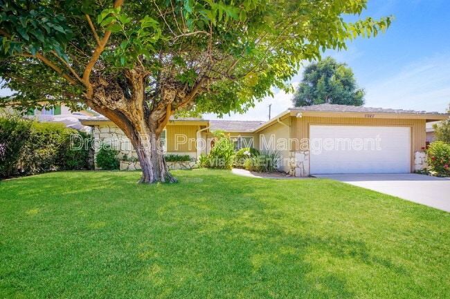 Building Photo - 5155 Harriett Cir