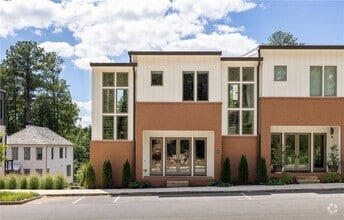 Building Photo - 10900 Serenbe Ln