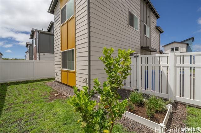 Building Photo - 91-3525-3525 Kamalie Mua St