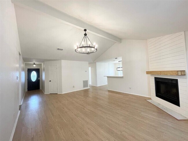 Foto del edificio - 2210 Barrington Pl Dr