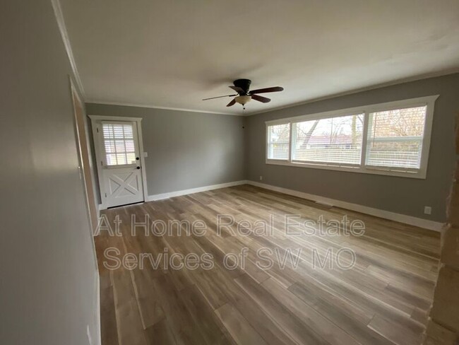 Building Photo - 2920 E Inglewood Ct