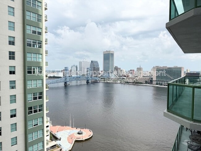 Building Photo - 1431 Riverplace Blvd