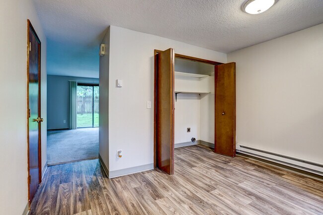 Foto del edificio - We have the 2 bed/1.5 bath you’ve been wai...