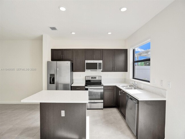 Foto del edificio - 3436 W 111th Pl