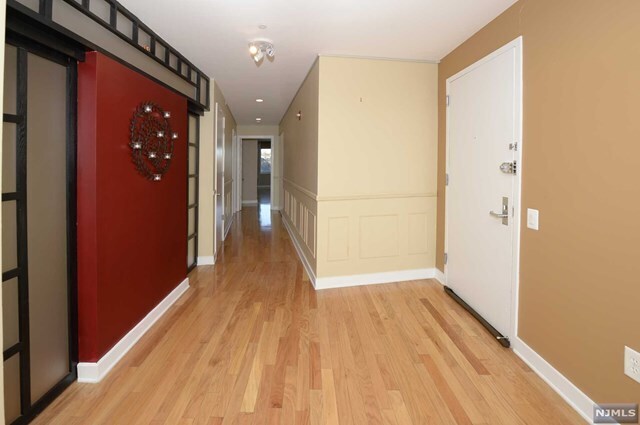 Building Photo - 1708 Hudson Ave