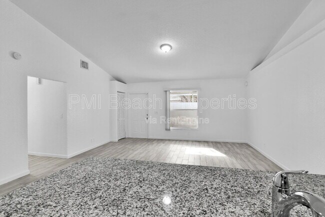 Building Photo - 13900 Folkestone Cir