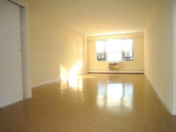 Primary Photo - 97-30 Queens Blvd