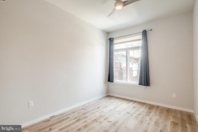 Building Photo - 412 S 13th St