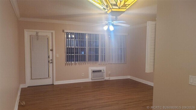 Building Photo - 169 Newport Dr