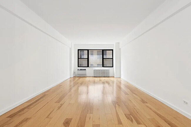 Foto del edificio - 210 E 36th St