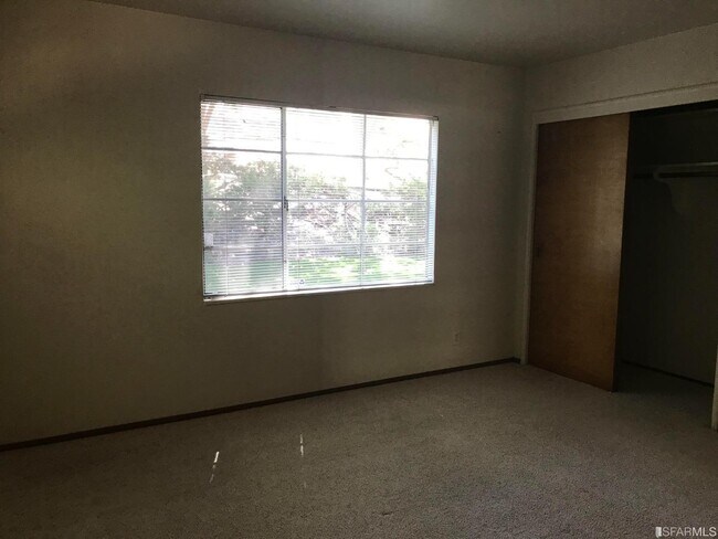 Foto del edificio - 553 Miner Rd