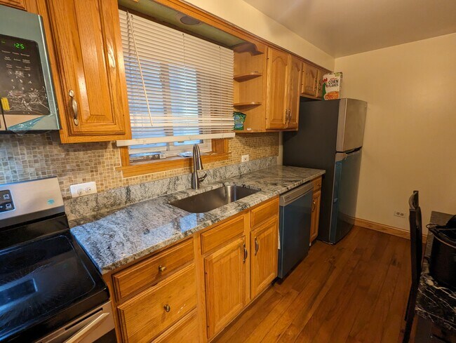 Building Photo - 5418 S Drexel Ave