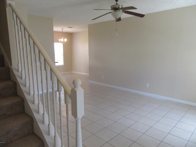 Building Photo - 2614 Oakmont Dr