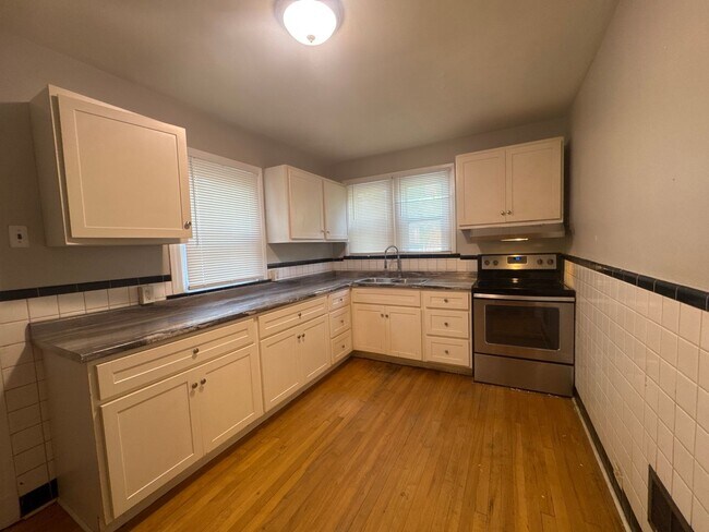 Foto del edificio - Updated 3 Bed 1 Bath w/Large Yard