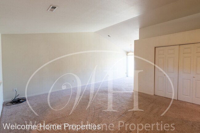 Building Photo - 2 br, 2 bath House - 1164 SE Scenic View Dr