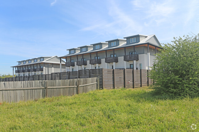 Building Photo - St. Johns Flats