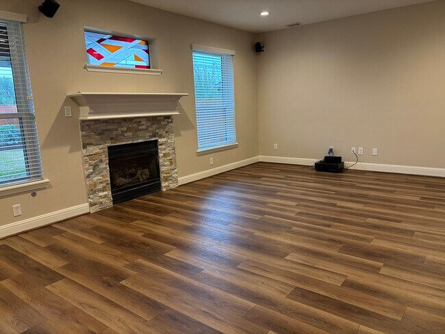 Sala de estar - 3505 Cedar Prairie Dr