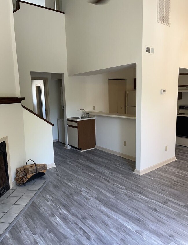 Bar to Kitchen - 722 Lesner Ave