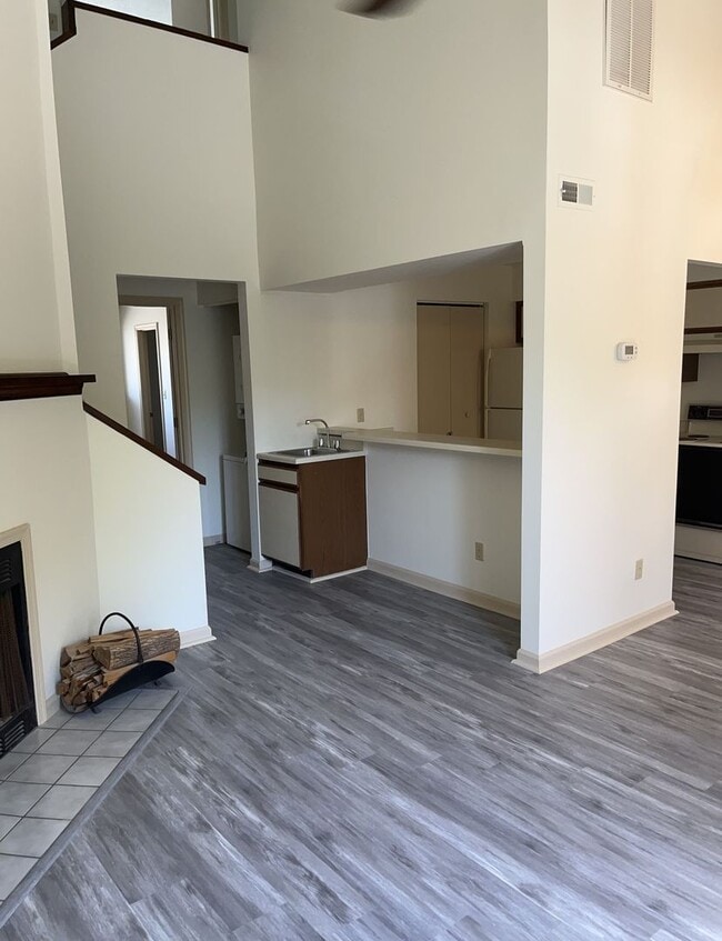 Bar to Kitchen - 722 Lesner Ave