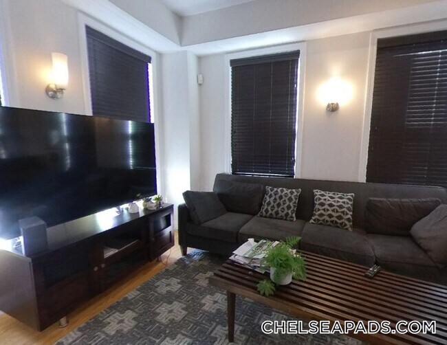 Foto del edificio - 740 Broadway