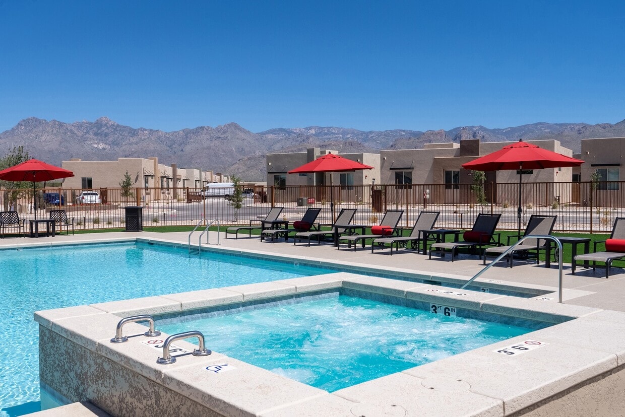 Hot Tub - Casitas on Catalina