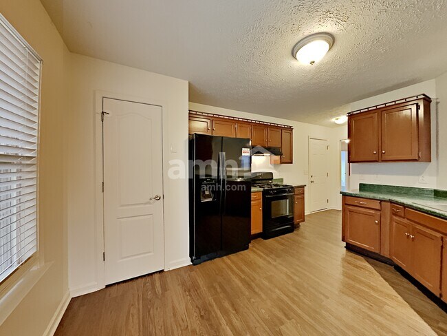 Foto del edificio - 113 Buttonwood Dr