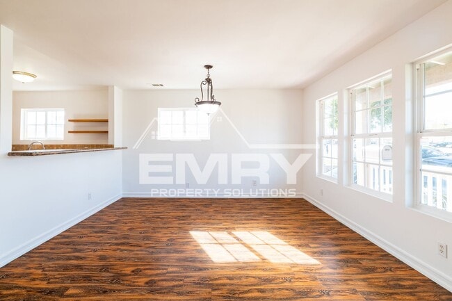 Building Photo - Beautiful 5 Bedroom Single Home in Torranc...
