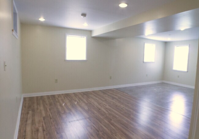 Building Photo - 4201 S 52nd St